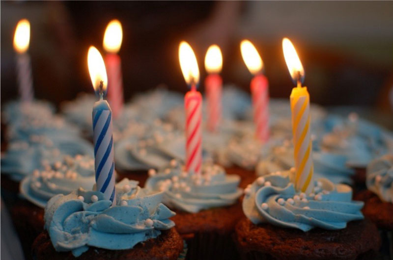 cupcakes with birthday candles